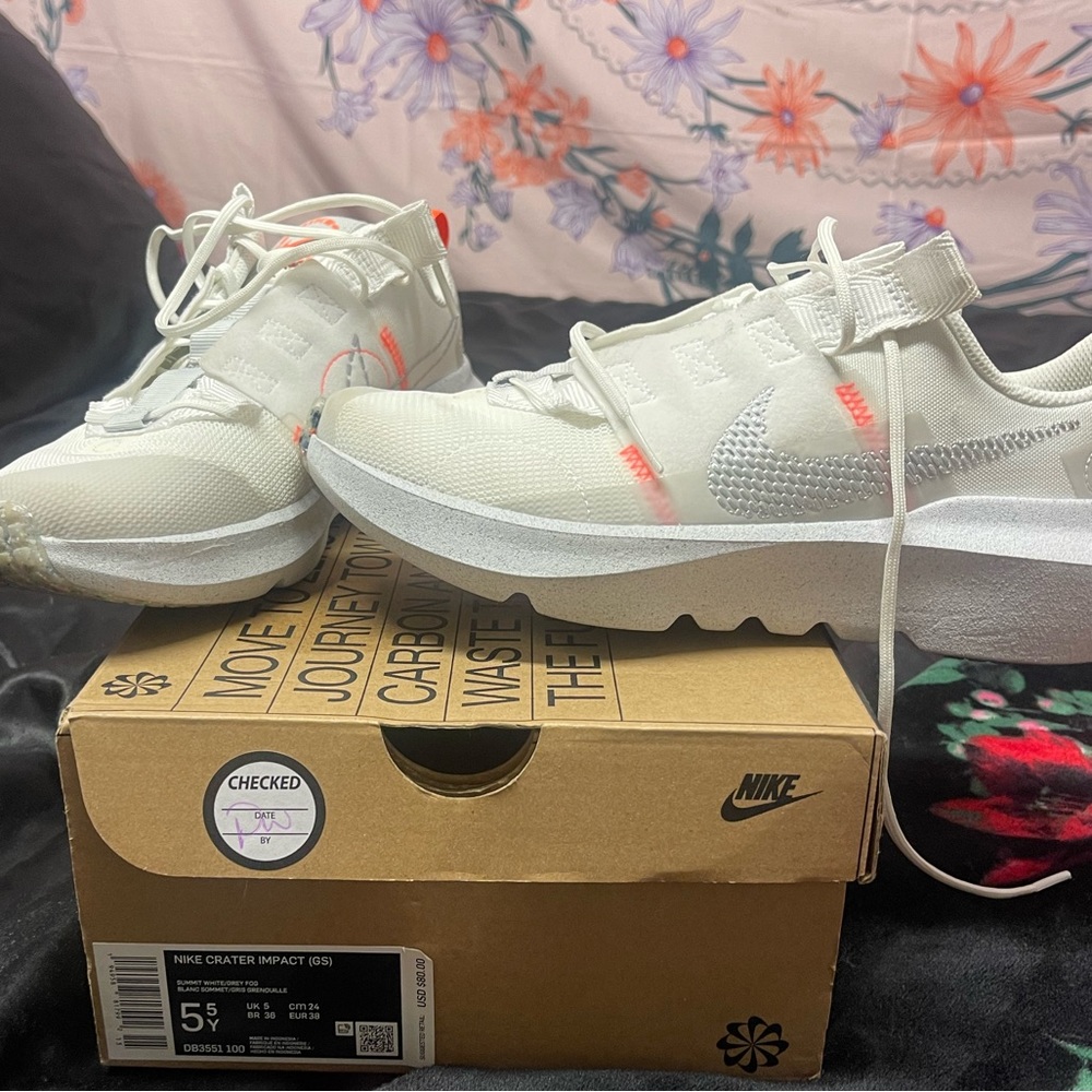 I am selling Nike running shoes